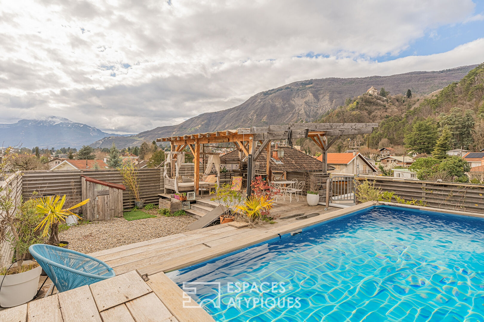 Loft avec son toit terrasse et sa piscine