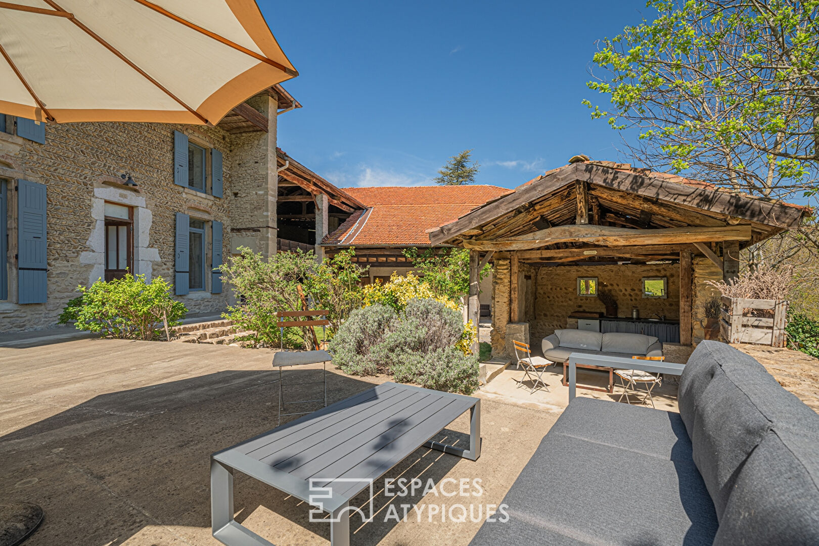 Attractive restored farmhouse with outbuildings