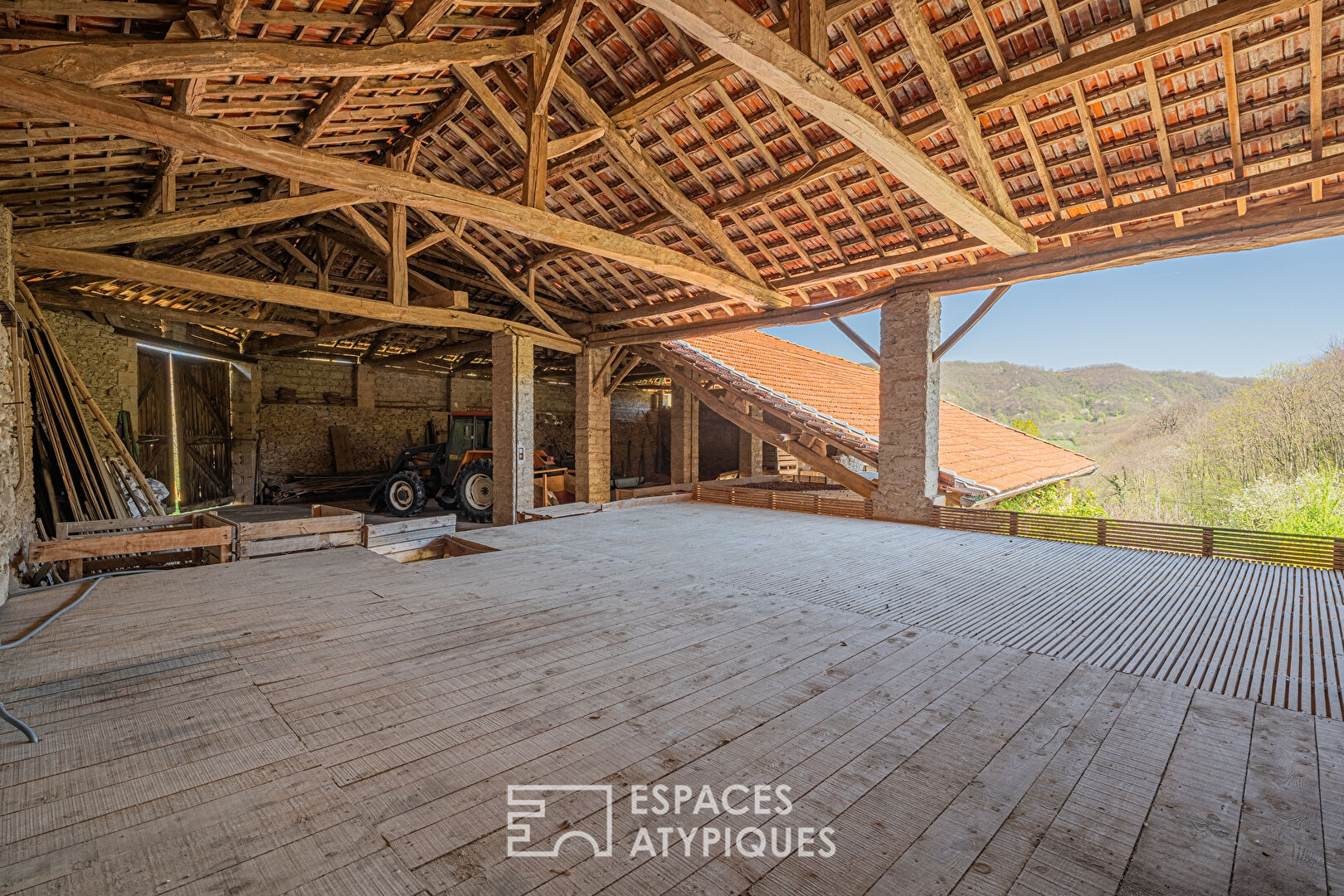 Attractive restored farmhouse with outbuildings