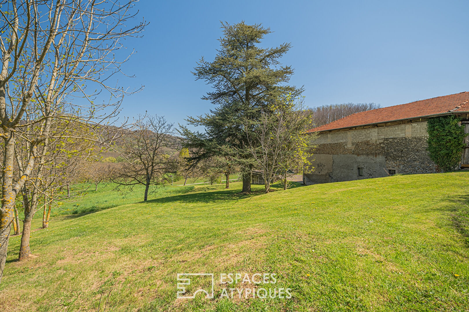 Attractive restored farmhouse with outbuildings