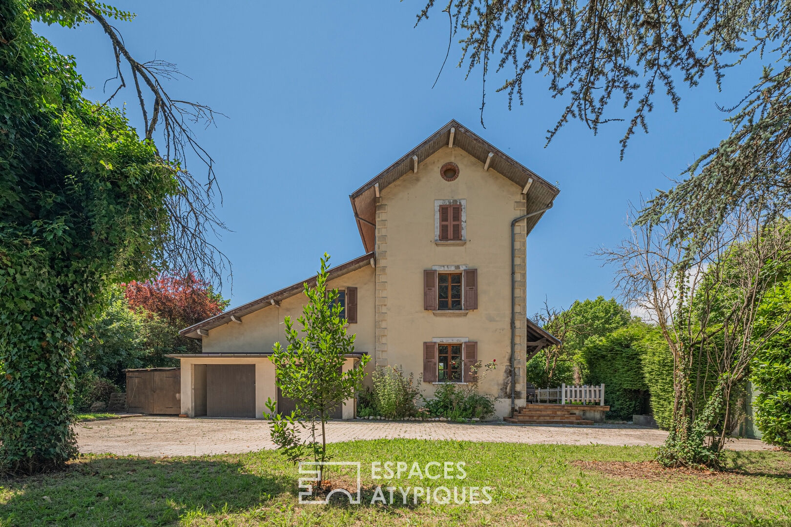 1920s house to renovate in the city center