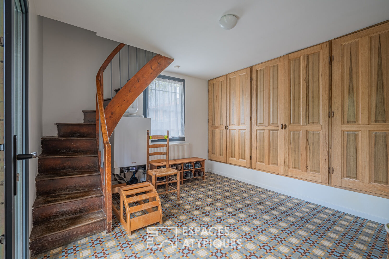 Atypical townhouse with garden, terraces and view