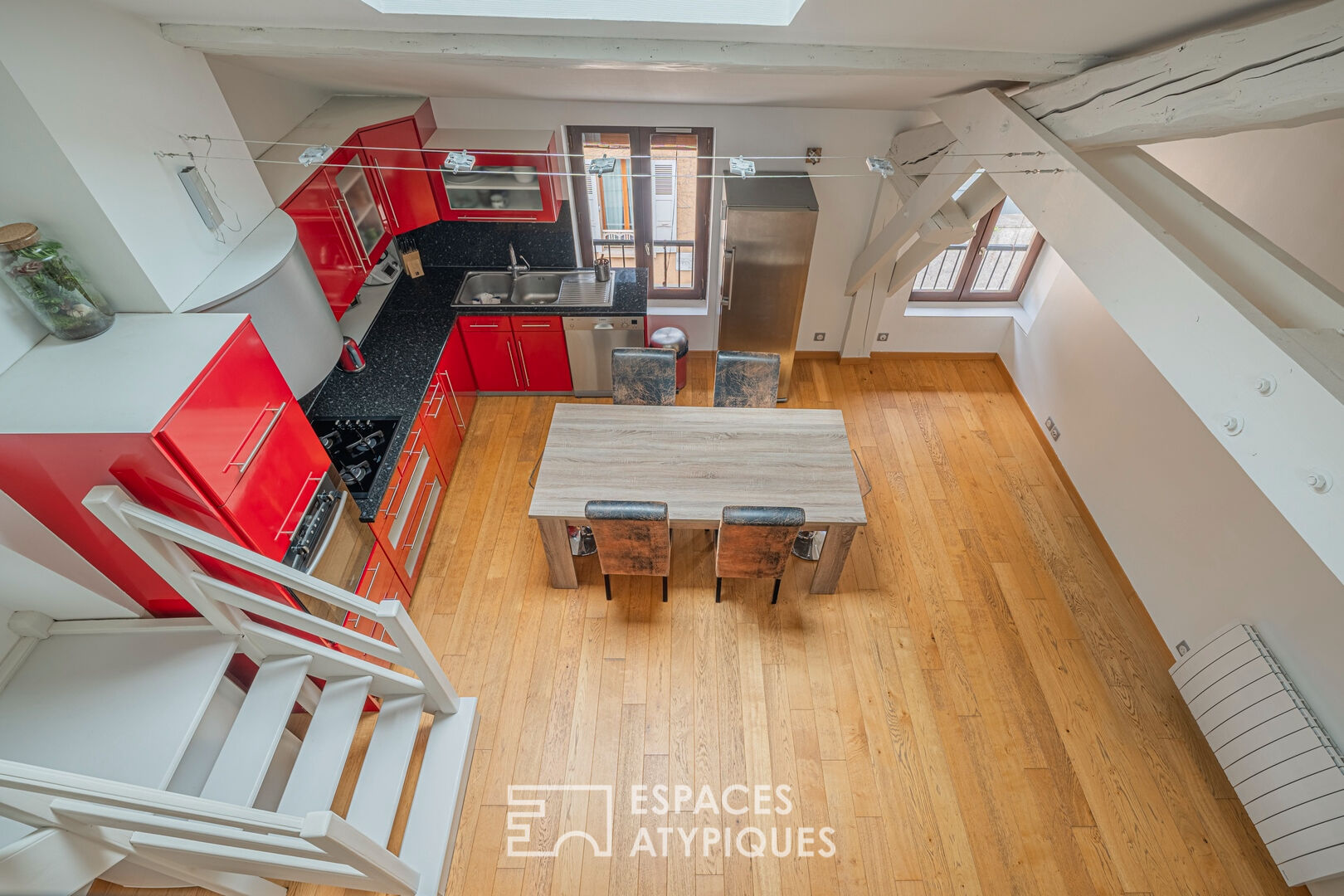 Appartement de caractère sous les toits en centre-bourg
