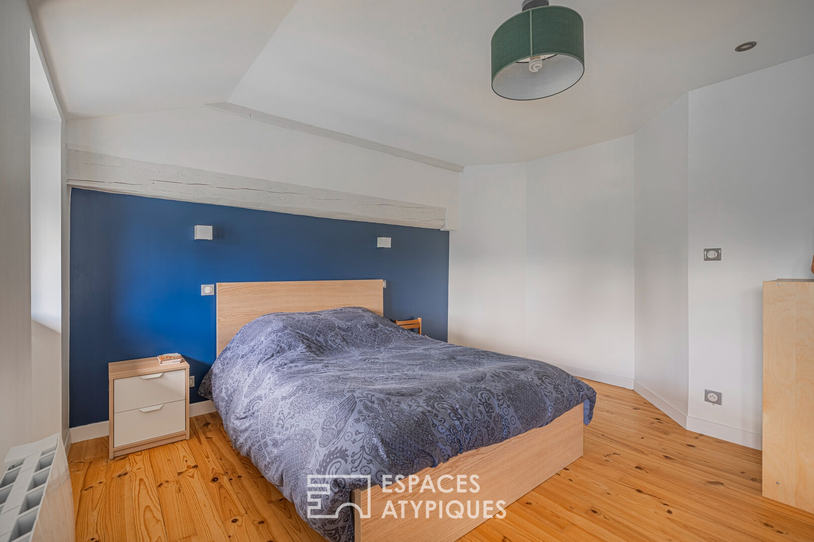 Appartement de caractère sous les toits en centre-bourg