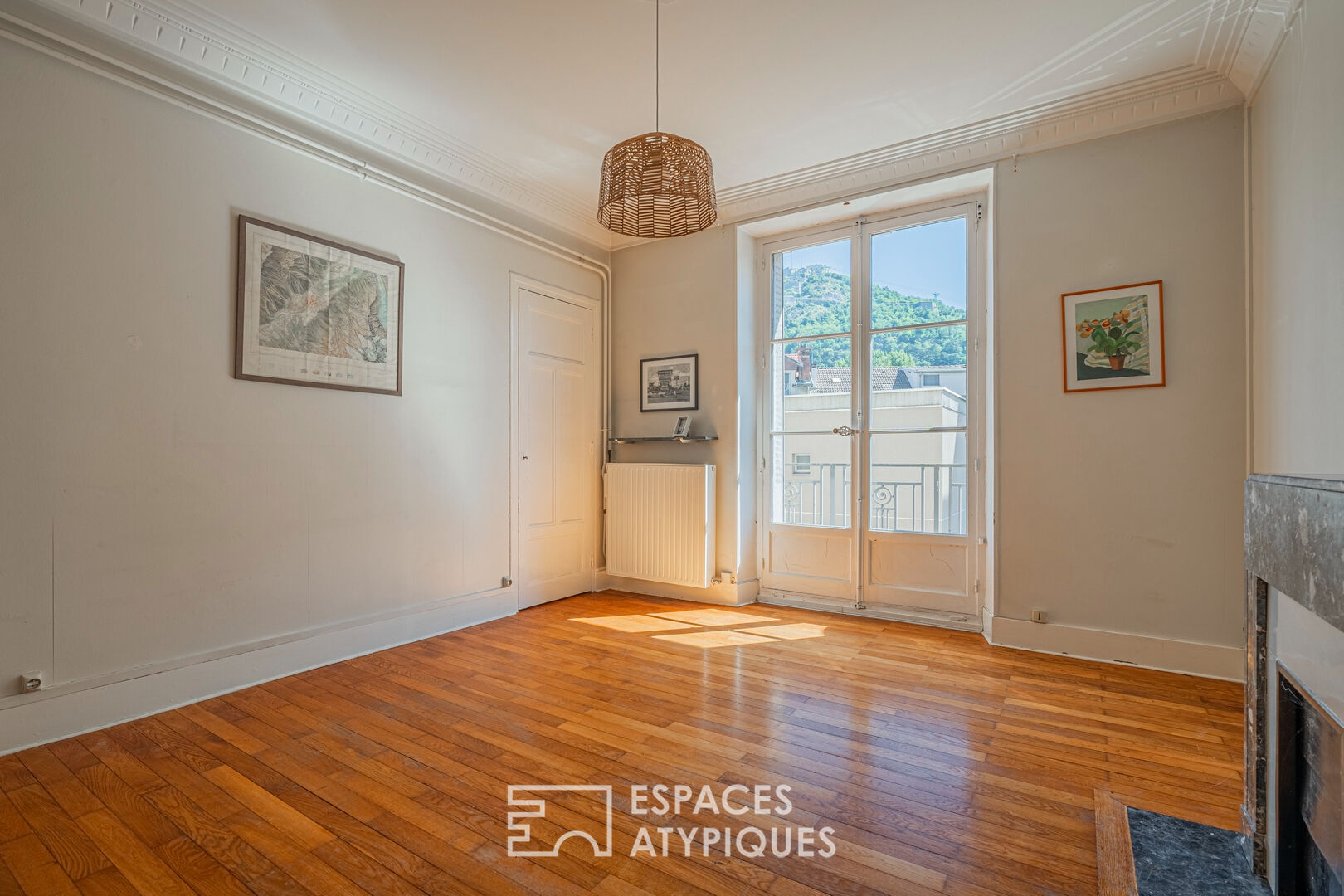 Quiet apartment close to the platforms and train station
