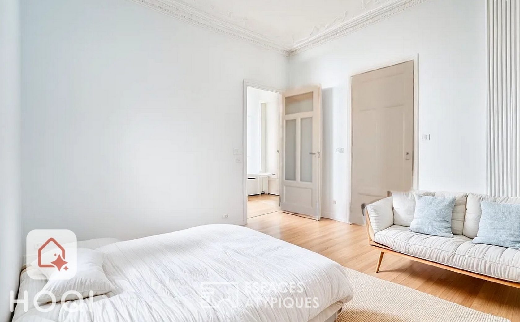 Quiet apartment close to the platforms and train station