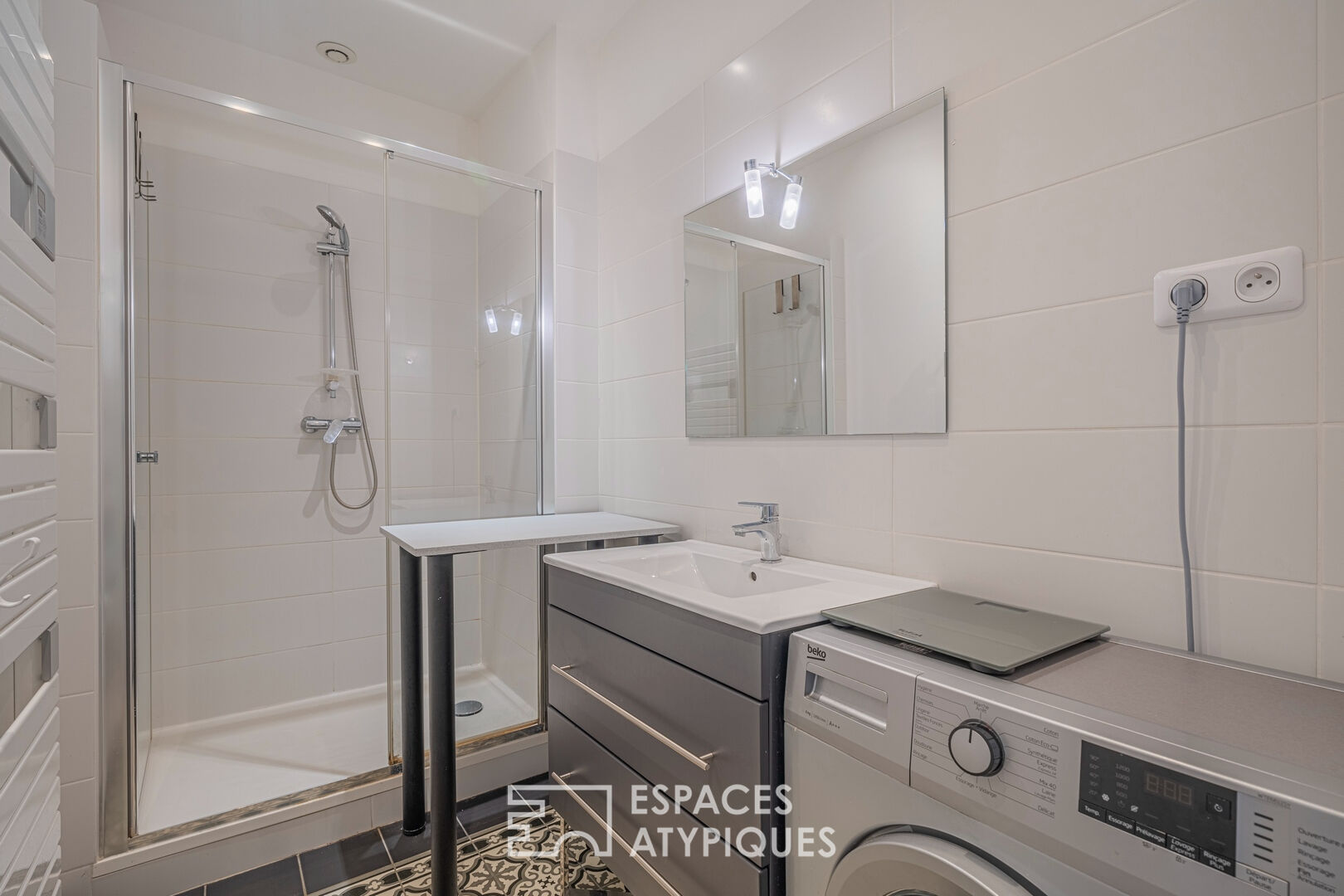Quiet apartment close to the platforms and train station