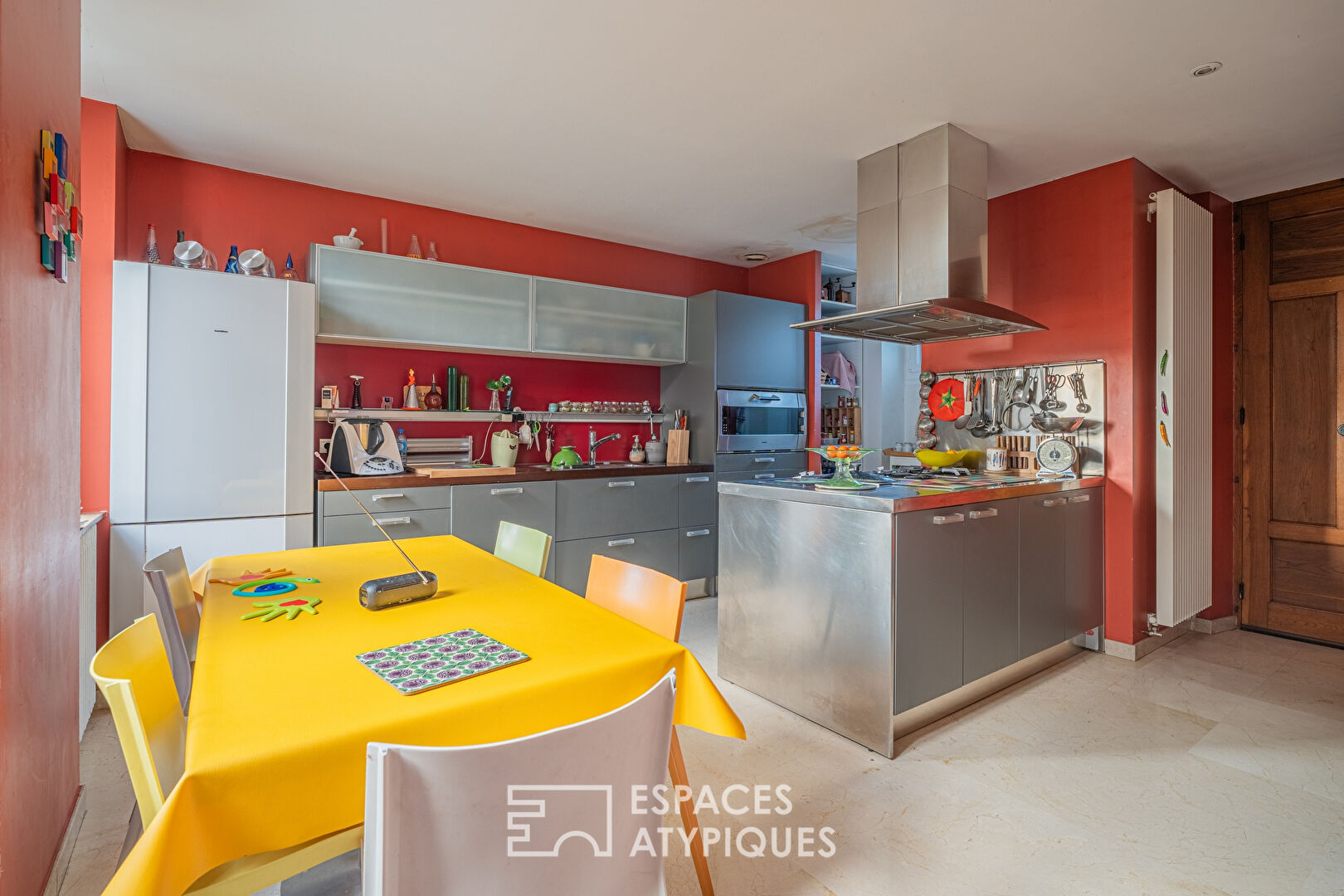Chartreuse country house redesigned by an architect