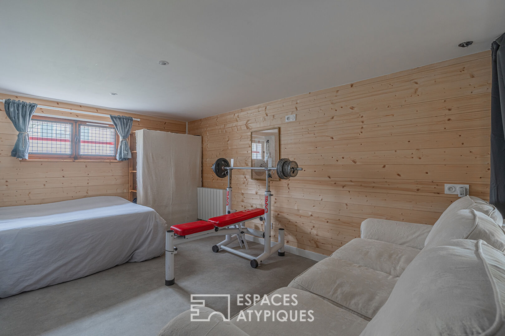 Chalet with contemporary renovation
