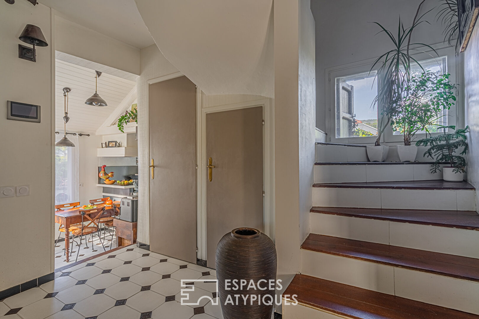 Maison de village aux pierres apparentes