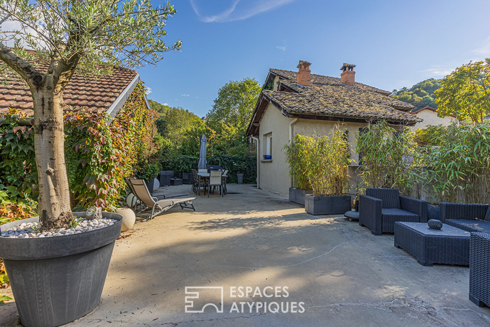Maison de village aux pierres apparentes