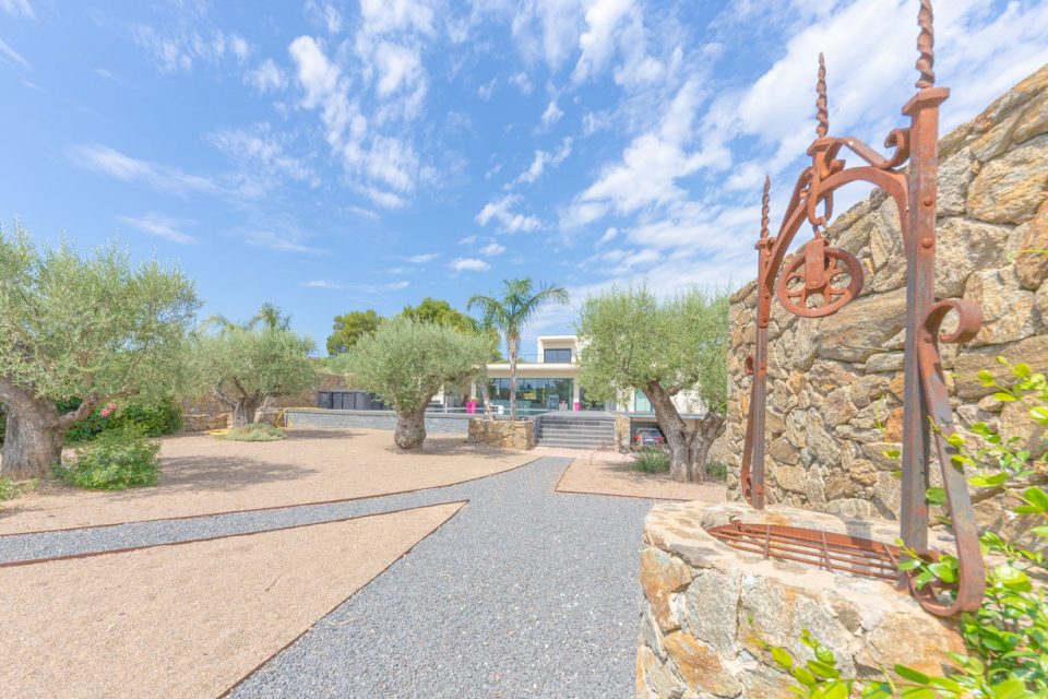 34120 PEZENAS - La sublime : villa d'architecte contemporaine - Réf. 0131-20
