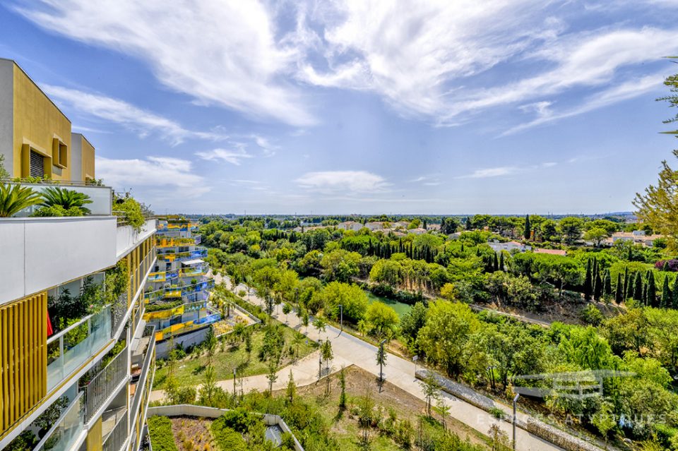 34000 MONTPELLIER - Port Marianne : dernier étage en duplex