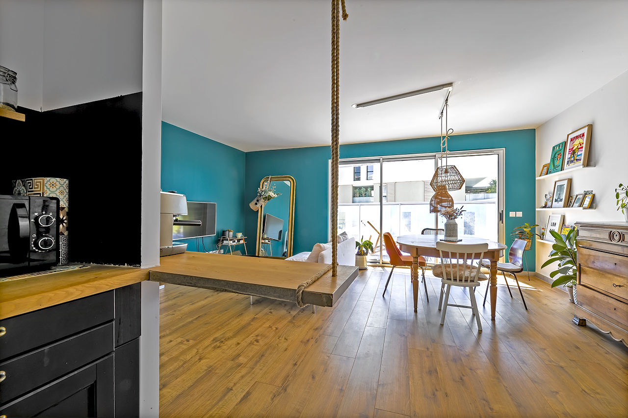 PORT MARIANNE: Apartment and its large terrace in a luxury residence