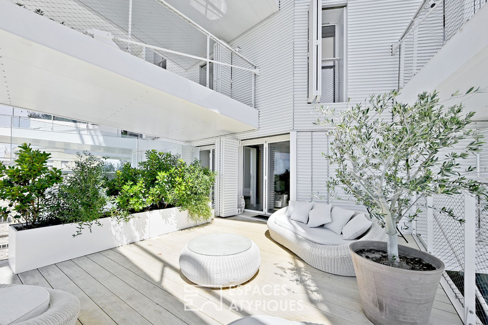 L’arbre Blanc : appartement meublé en étage élevé