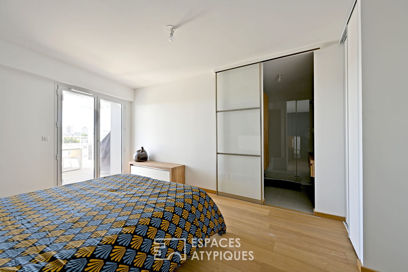 L’arbre Blanc : appartement meublé en étage élevé