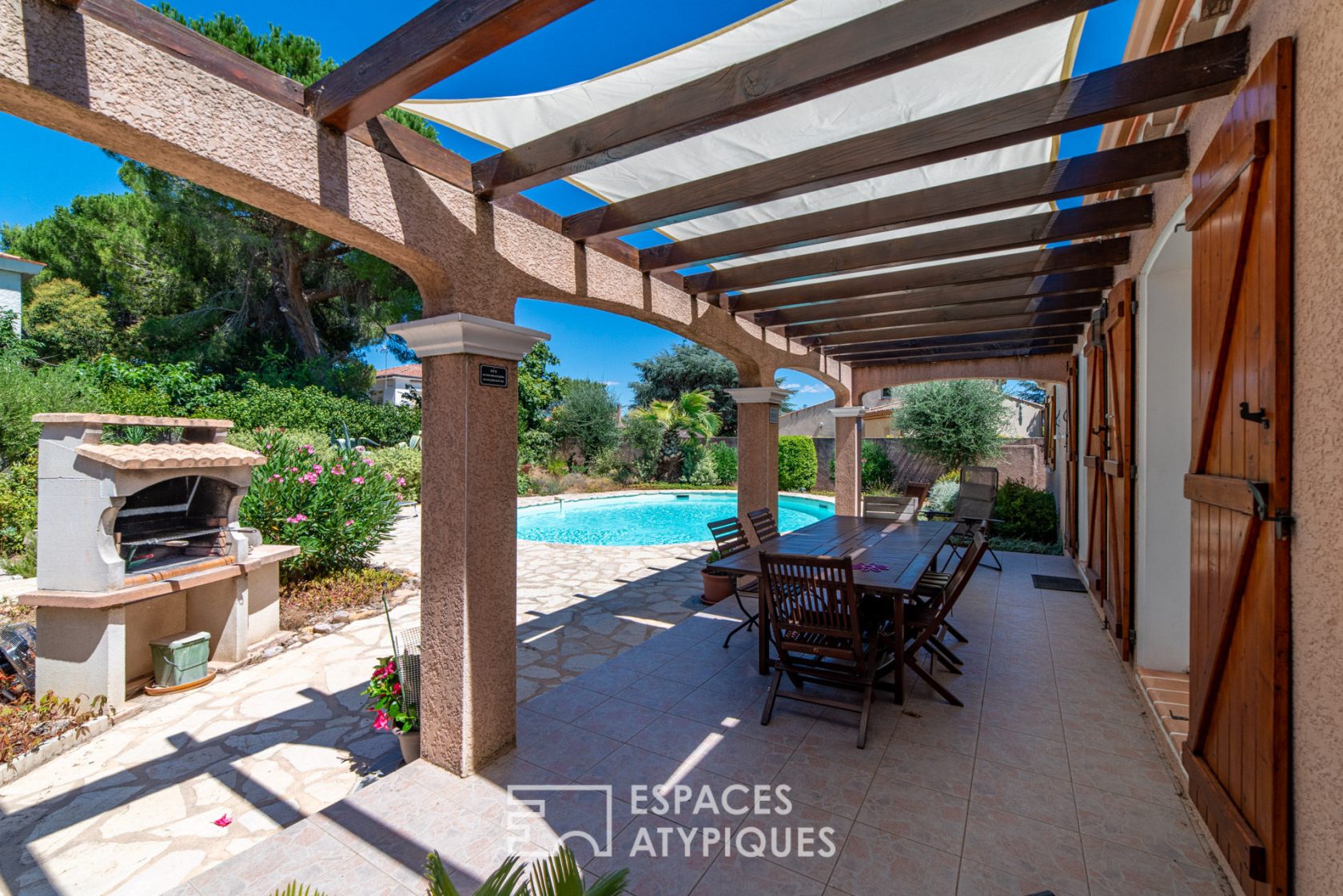 Villa de plain pied avec piscine