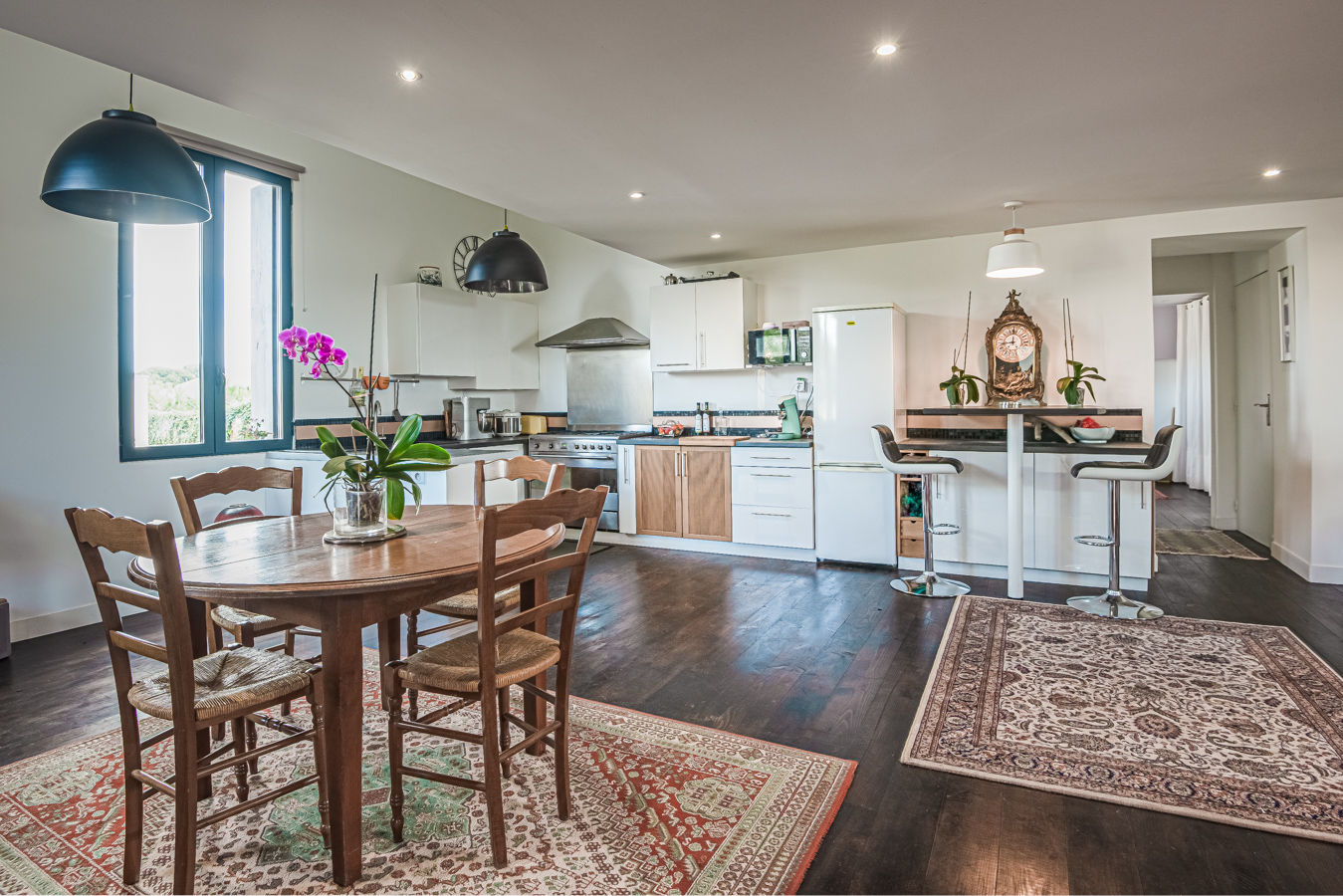 Appartement esprit Loft et ses pins centenaires
