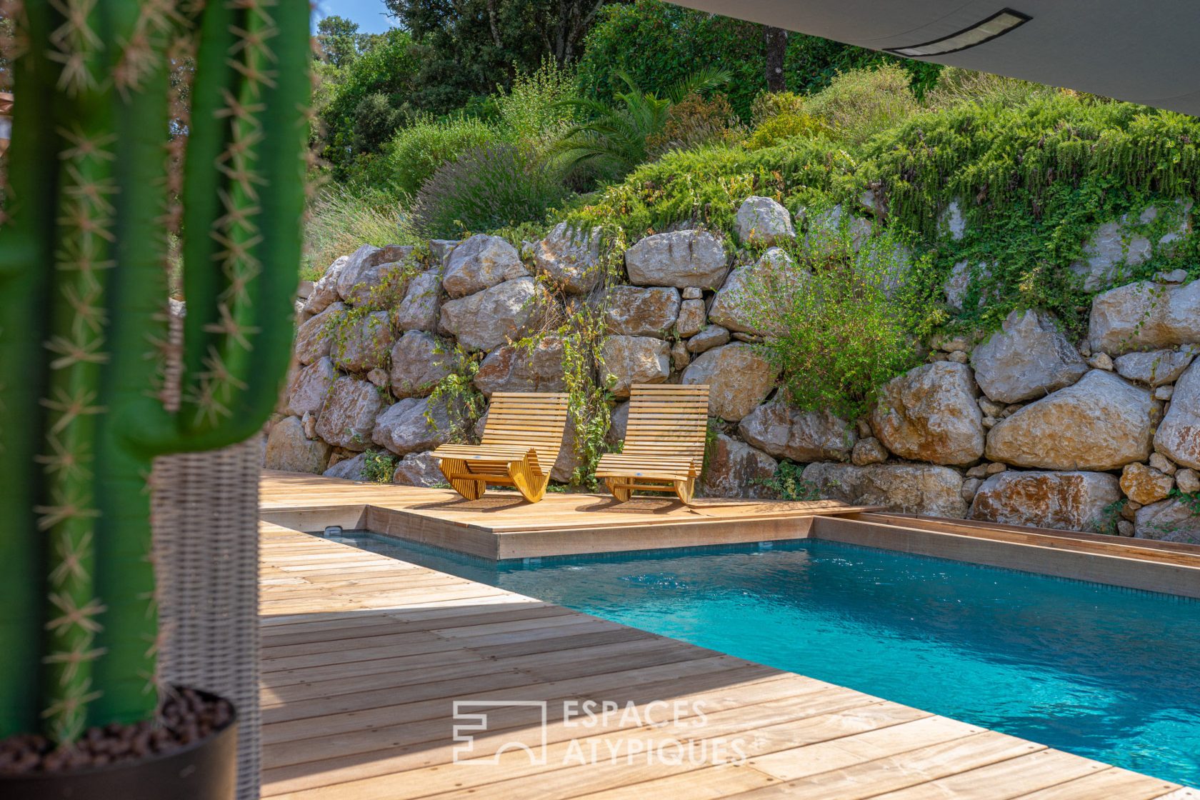 Propriété 2 villas contemporaines en position dominante
