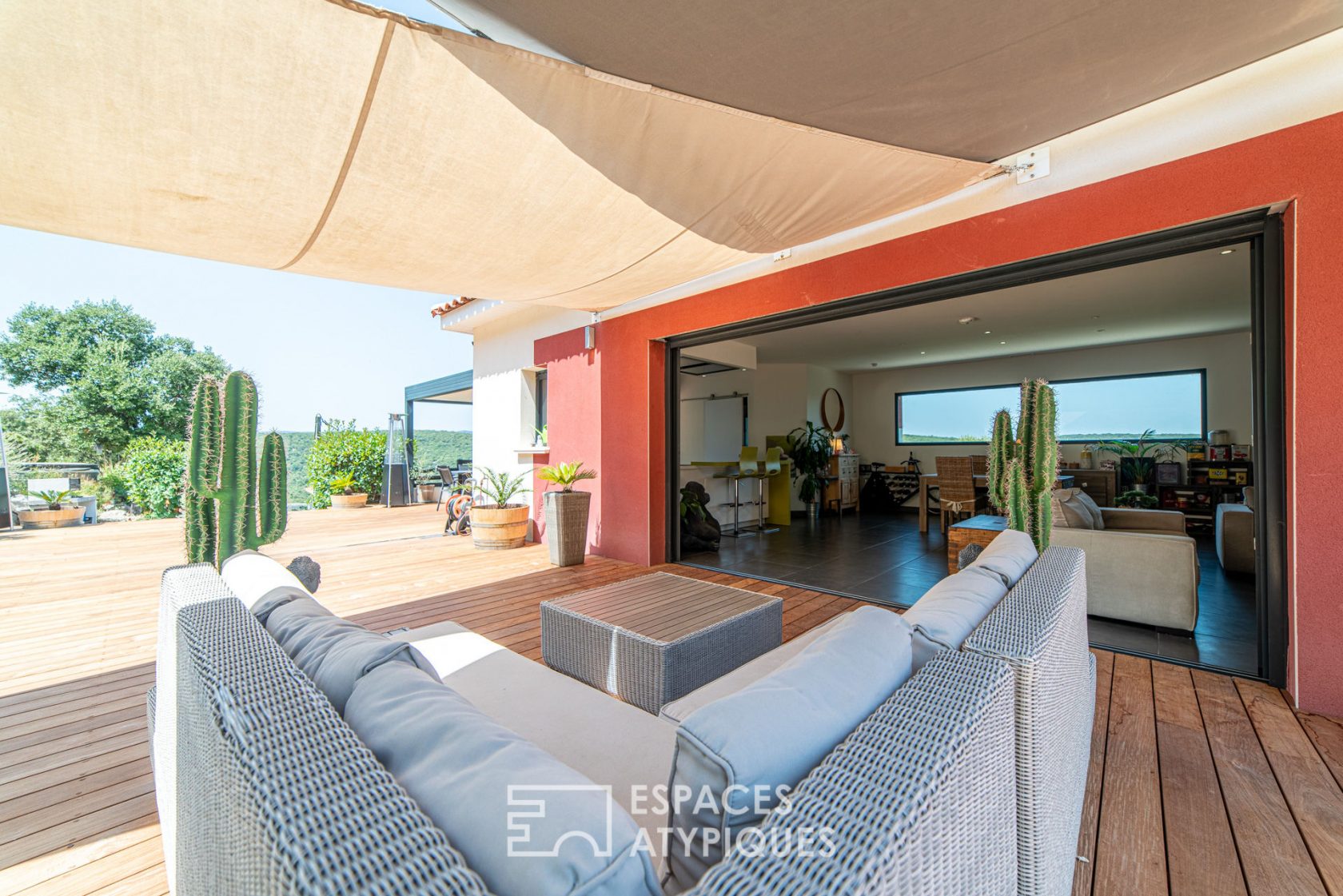 Propriété 2 villas contemporaines en position dominante