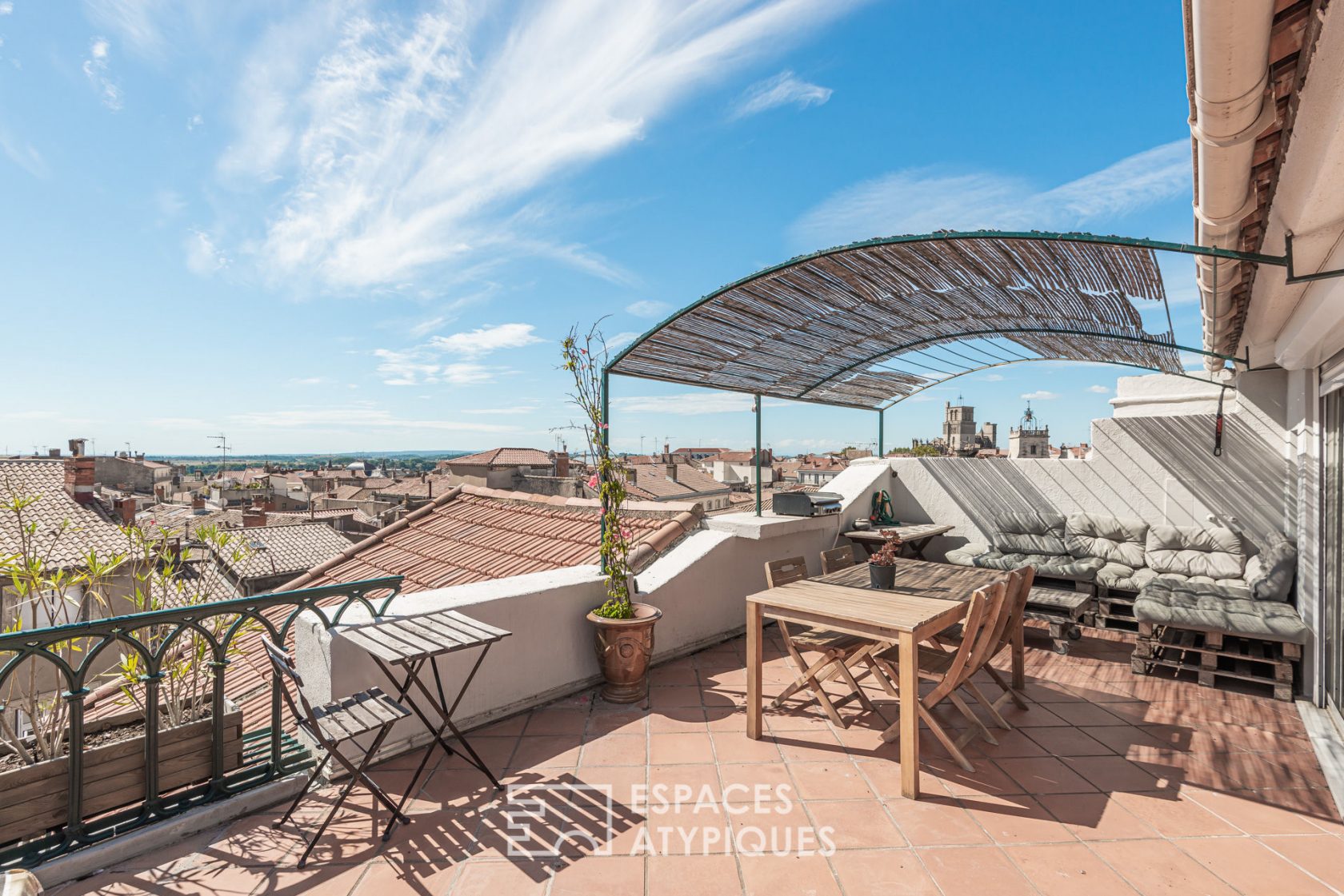 Appartement duplex et terrasse en coeur de ville