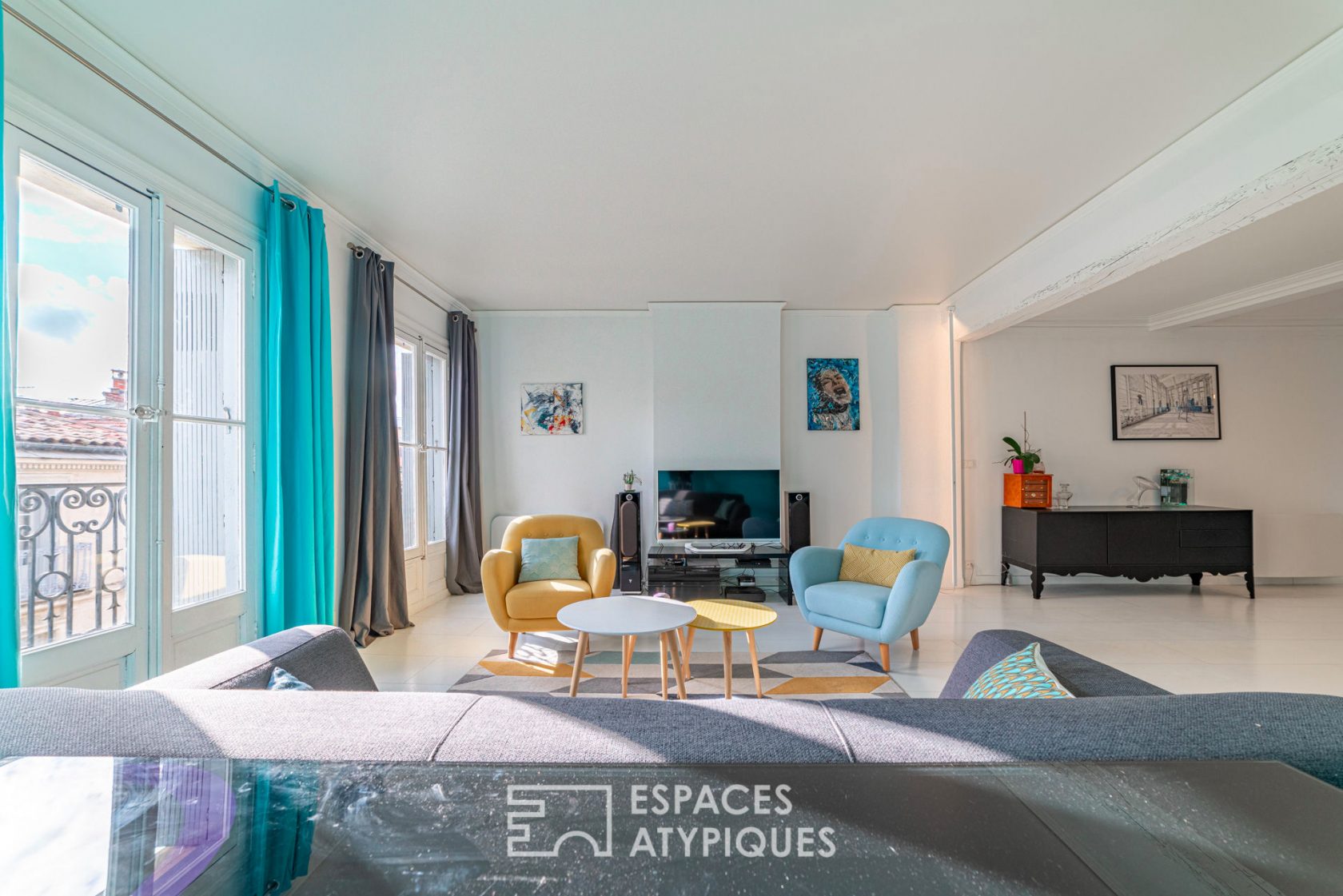 Bright top floor in the escutcheon