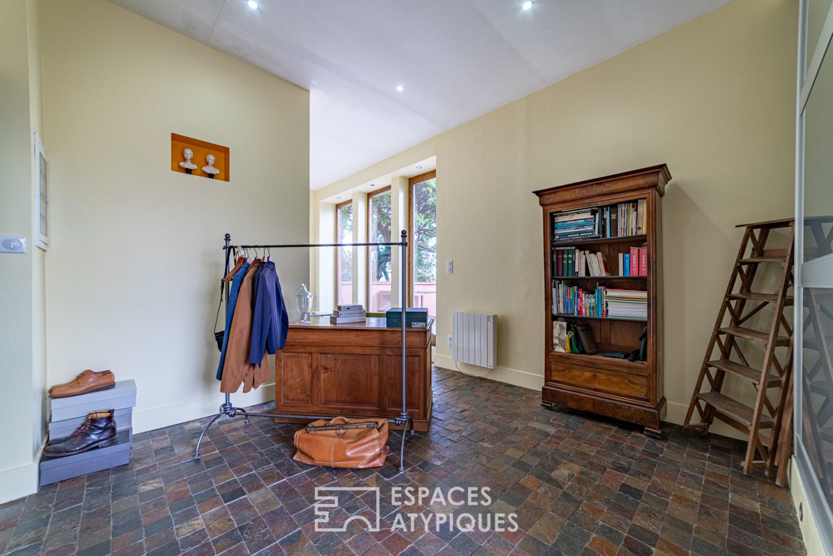 Appartement avec grande terrasse dans un écrin de verdure