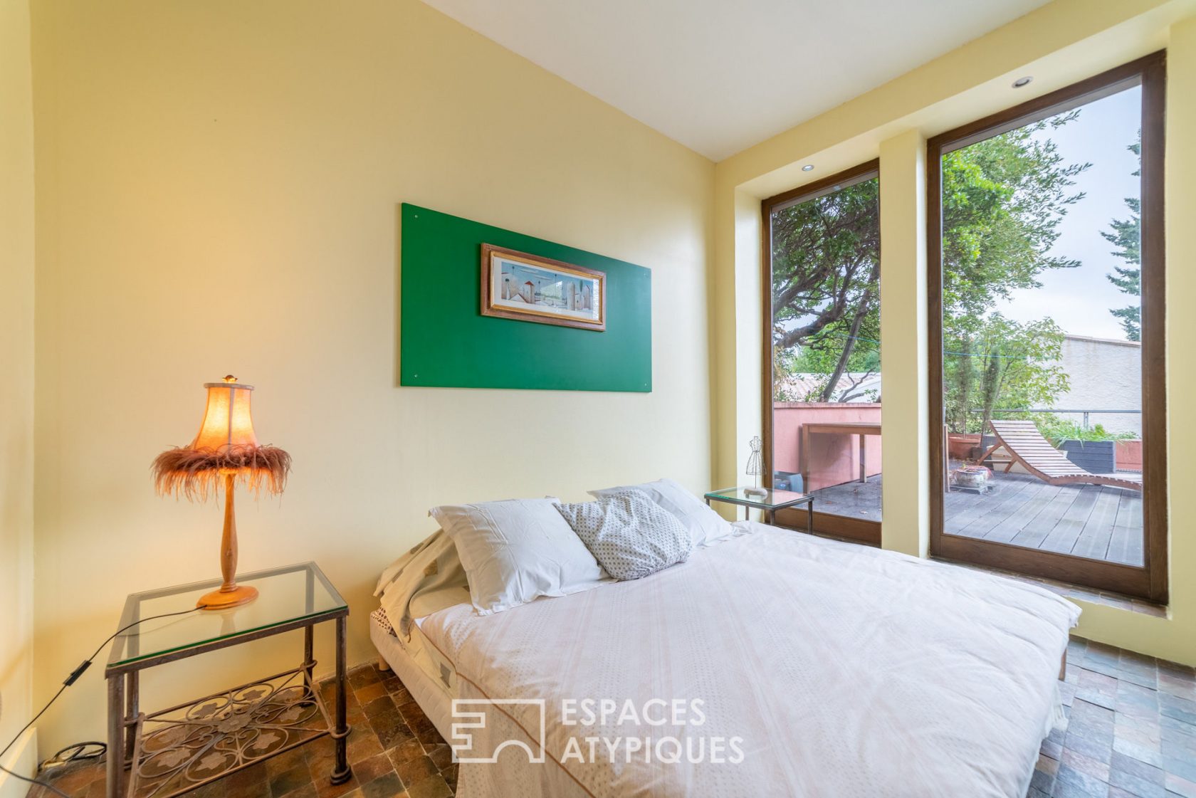 Appartement avec grande terrasse dans un écrin de verdure