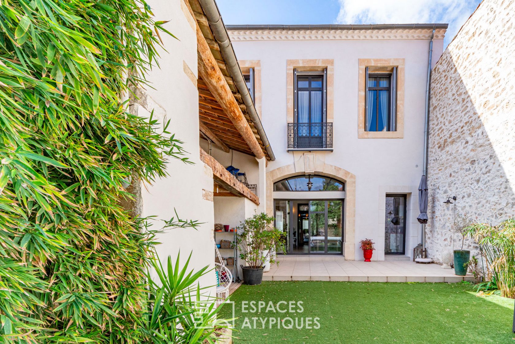 Beautiful bourgeois house with garden