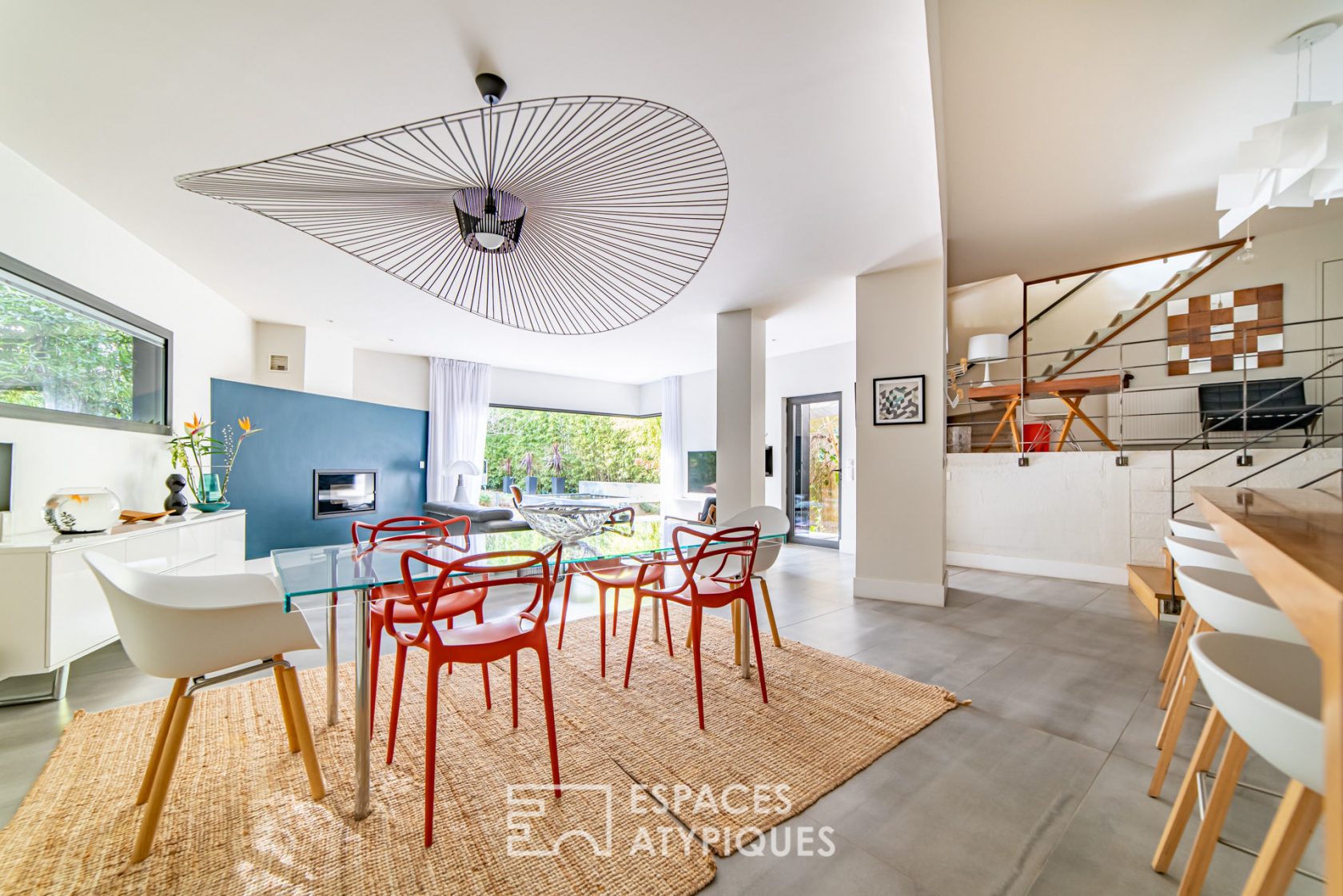 Magnificent contemporary renovation in the heart of the city