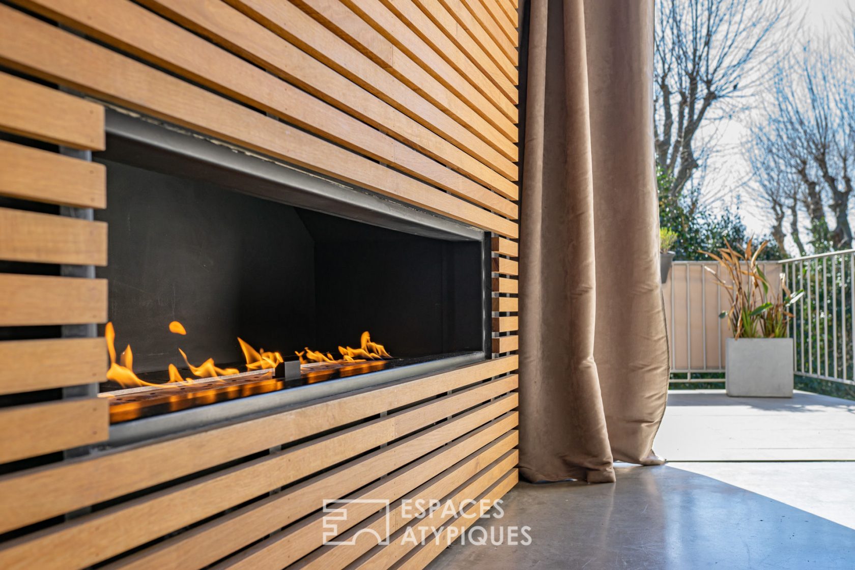 Magnificent contemporary renovation in the heart of the city