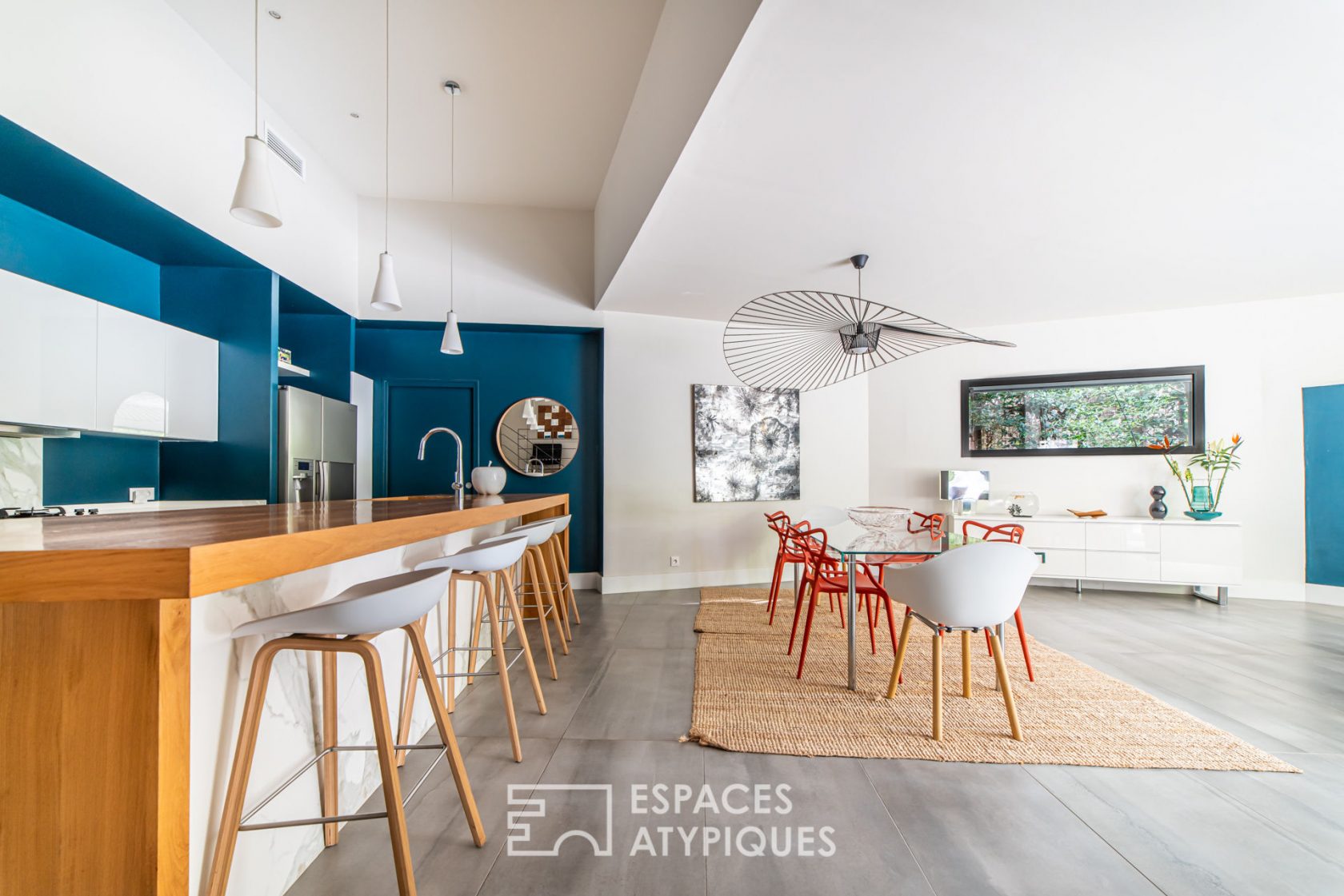 Magnificent contemporary renovation in the heart of the city