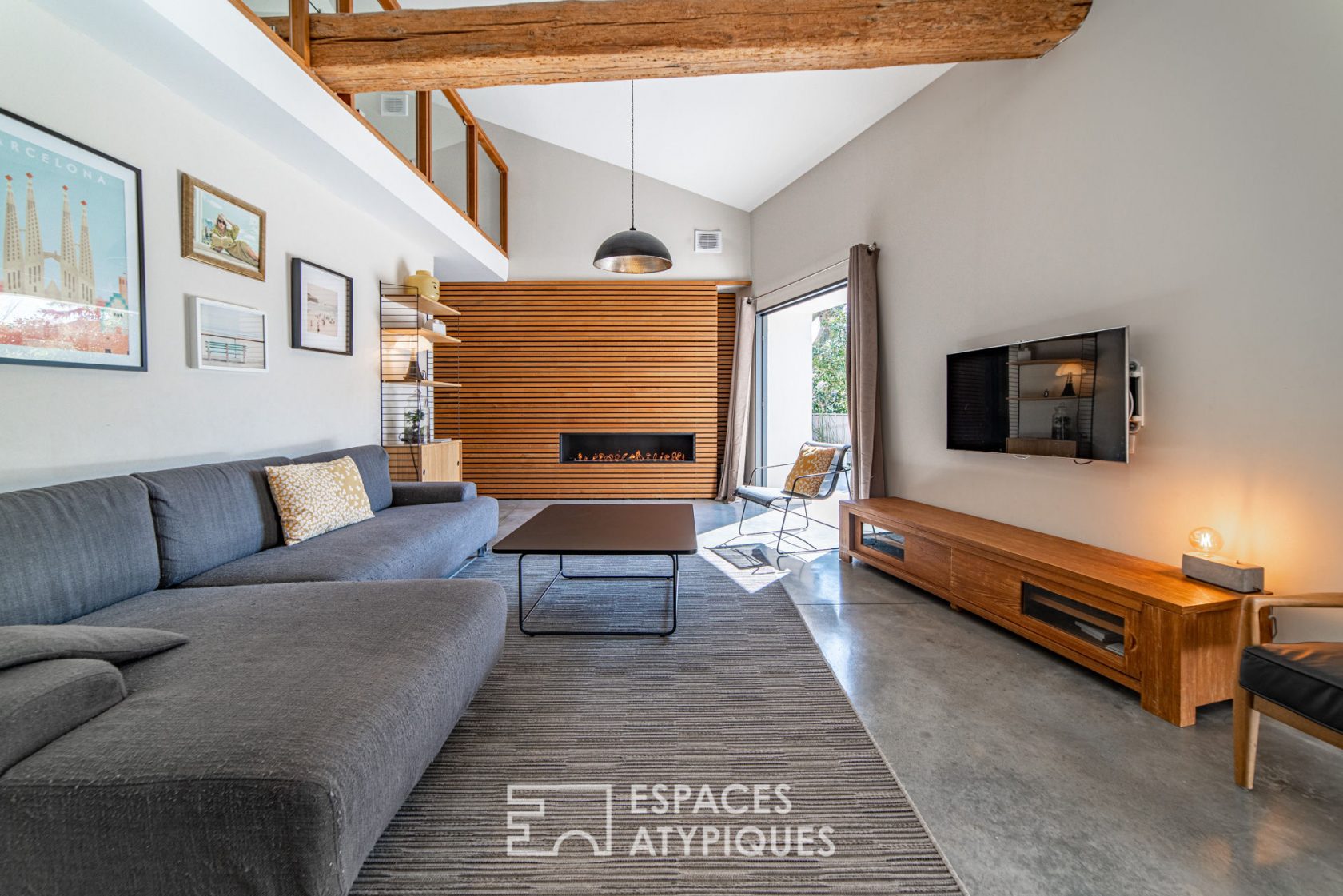 Magnificent contemporary renovation in the heart of the city