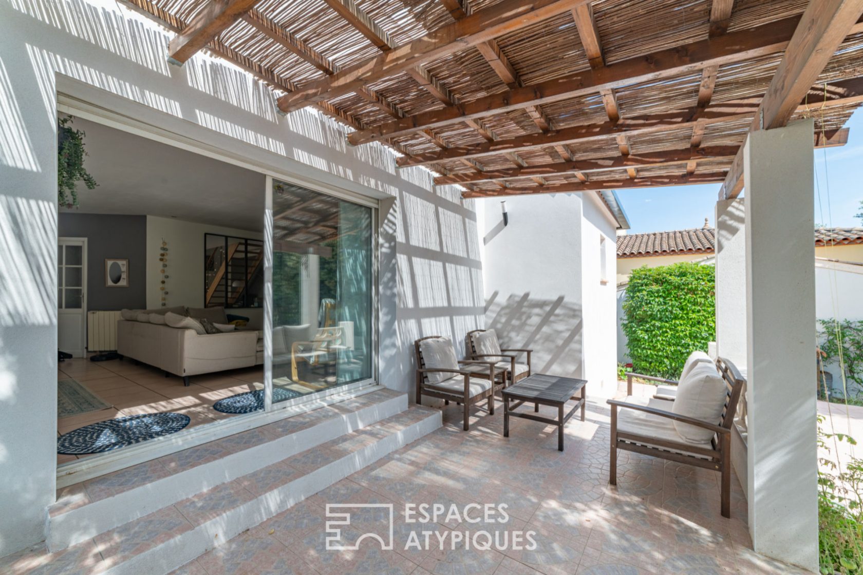 Confortable villa avec piscine