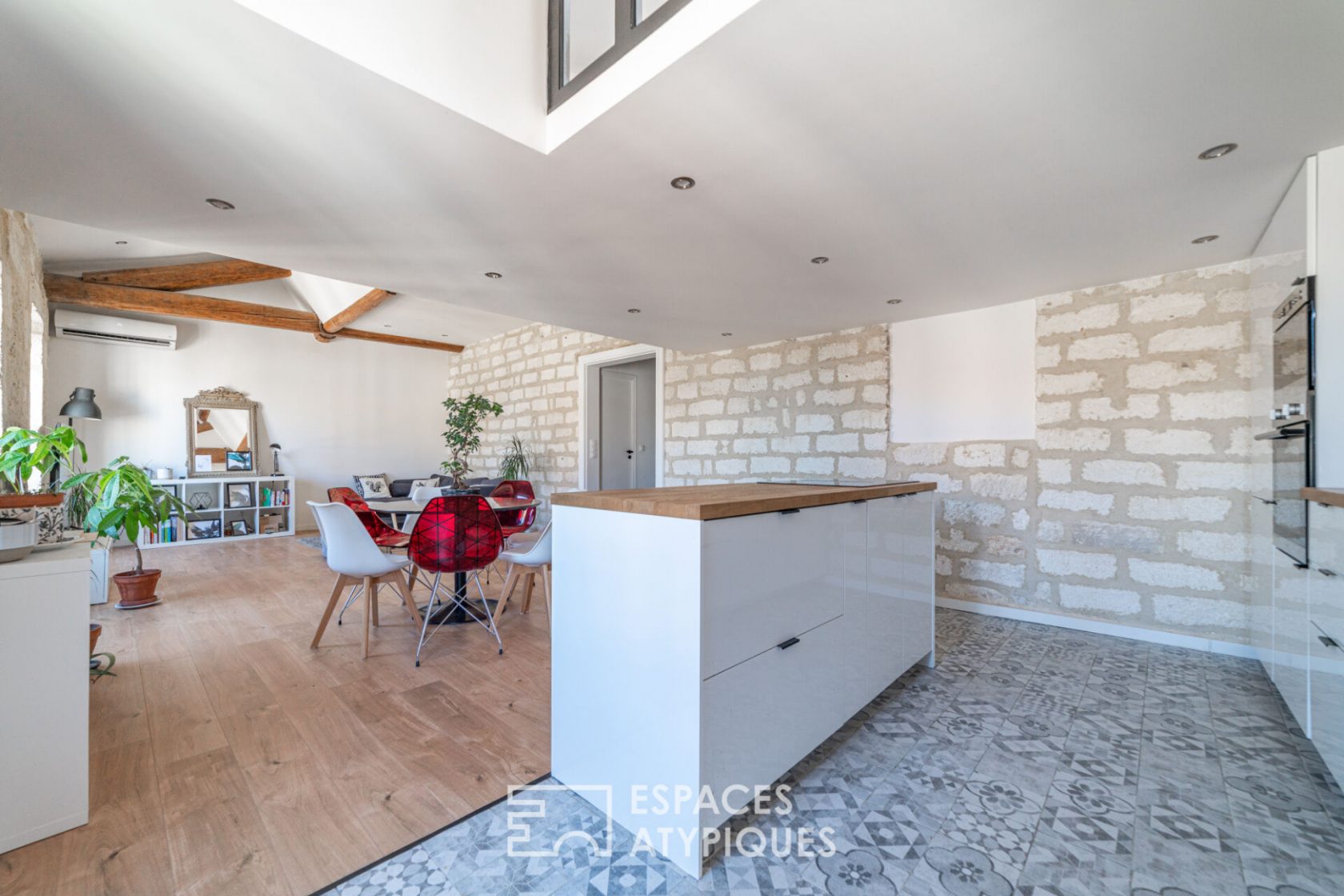 Superb duplex cocoon, Beaux Arts district