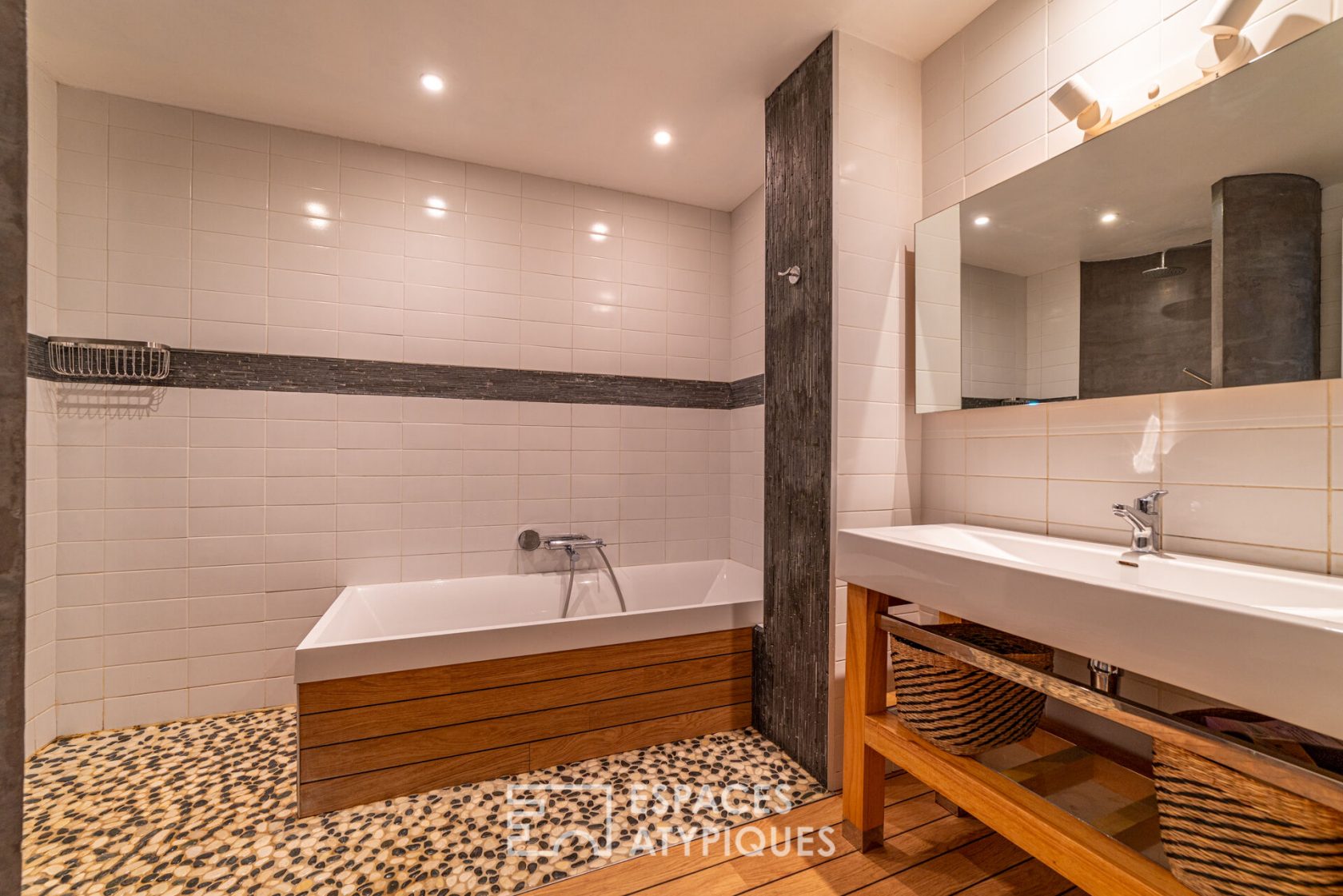 Loft d’exception avec vue imprenable sur l’Aqueduc Saint-Clément