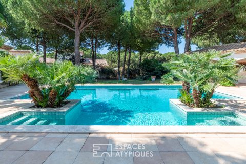 Magnificent property and its park of hundred-year-old pines