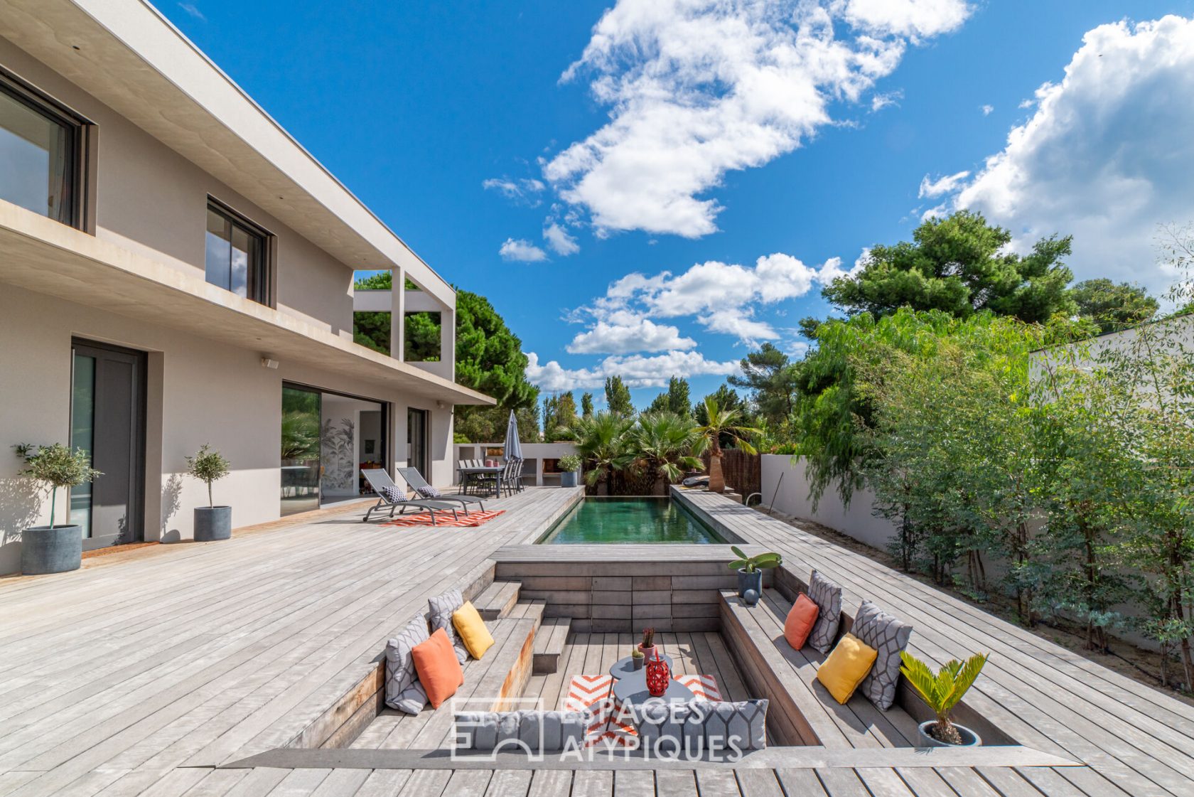 Exceptional contemporary property by the sea