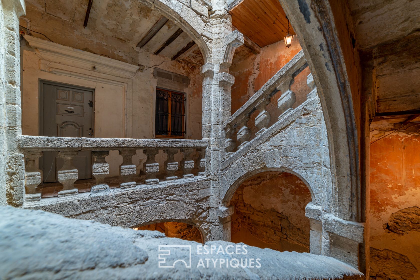 Duplex with panoramic view over the rooftops of Pignan