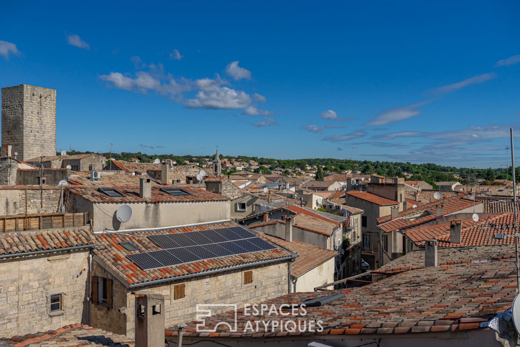 Duplex with panoramic view over the rooftops of Pignan