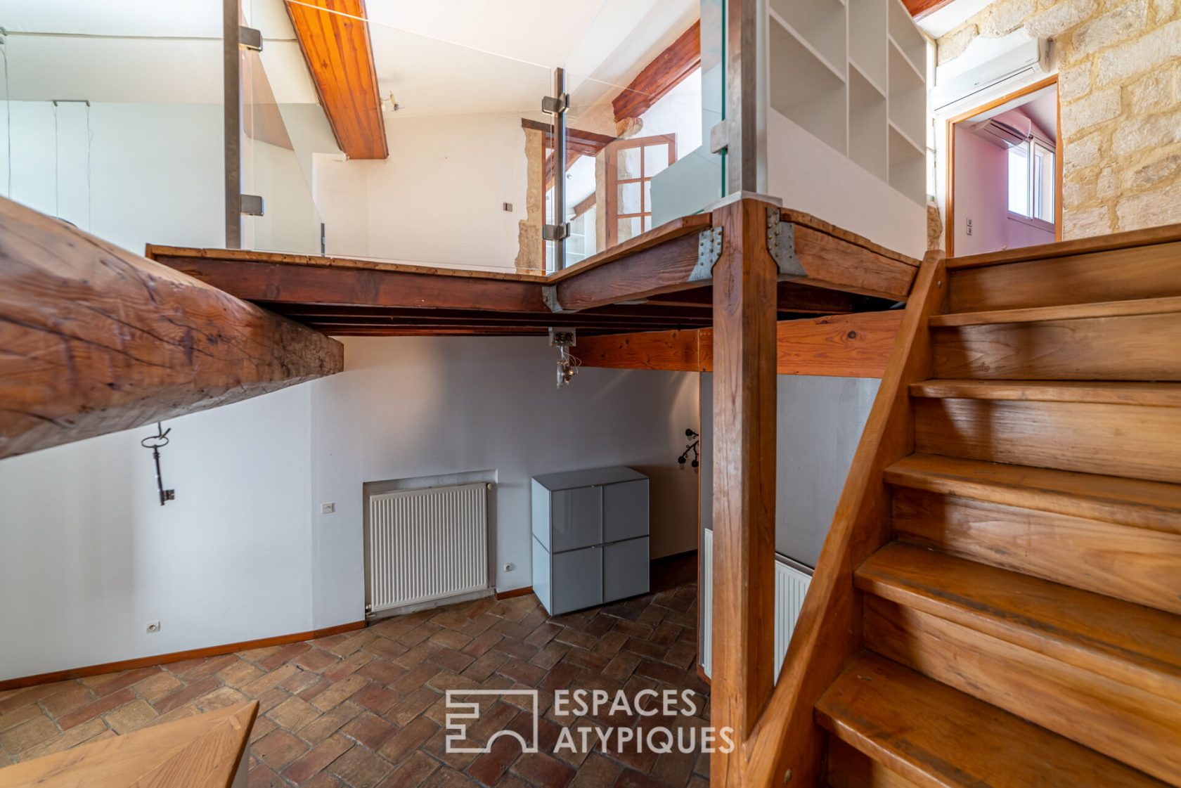Duplex with panoramic view over the rooftops of Pignan