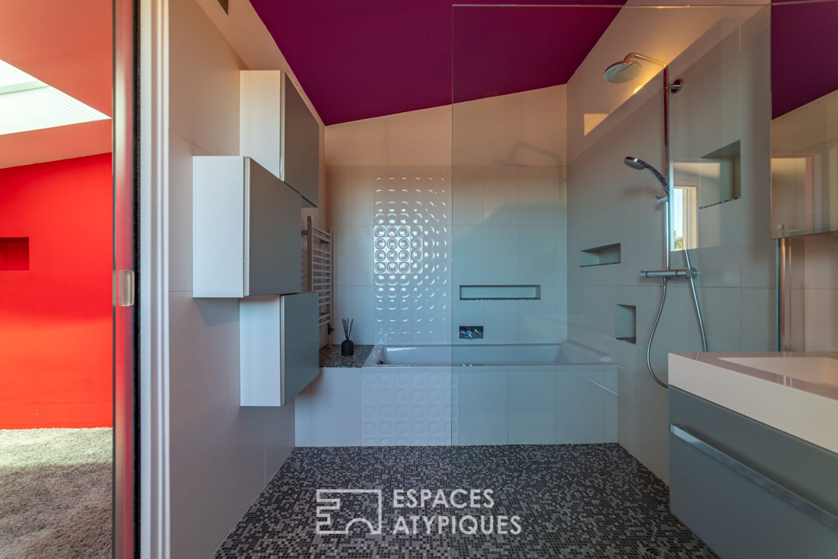 Duplex with panoramic view over the rooftops of Pignan