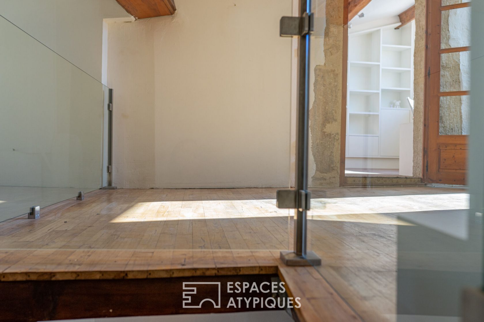 Duplex with panoramic view over the rooftops of Pignan