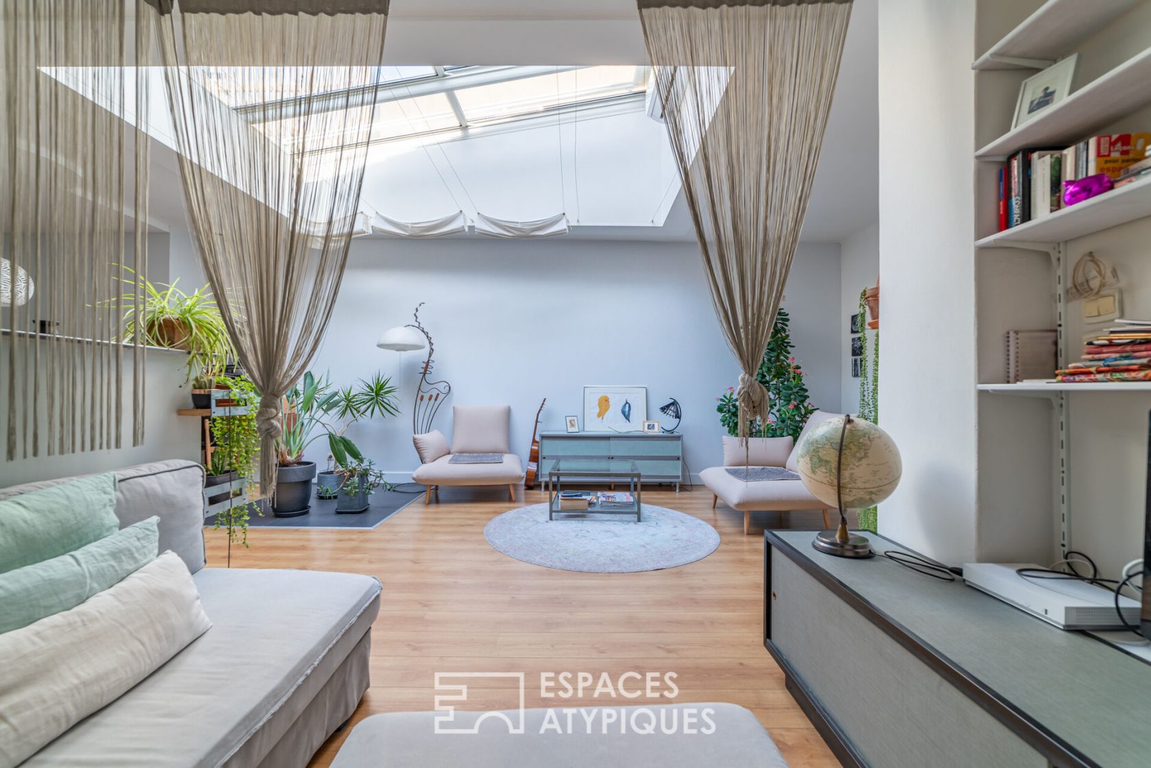 Loft-style townhouse with rooftop