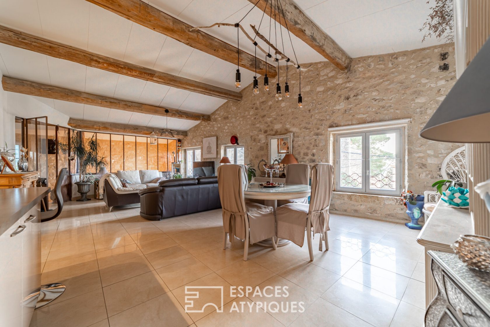 Renovation of an old house with panoramic view