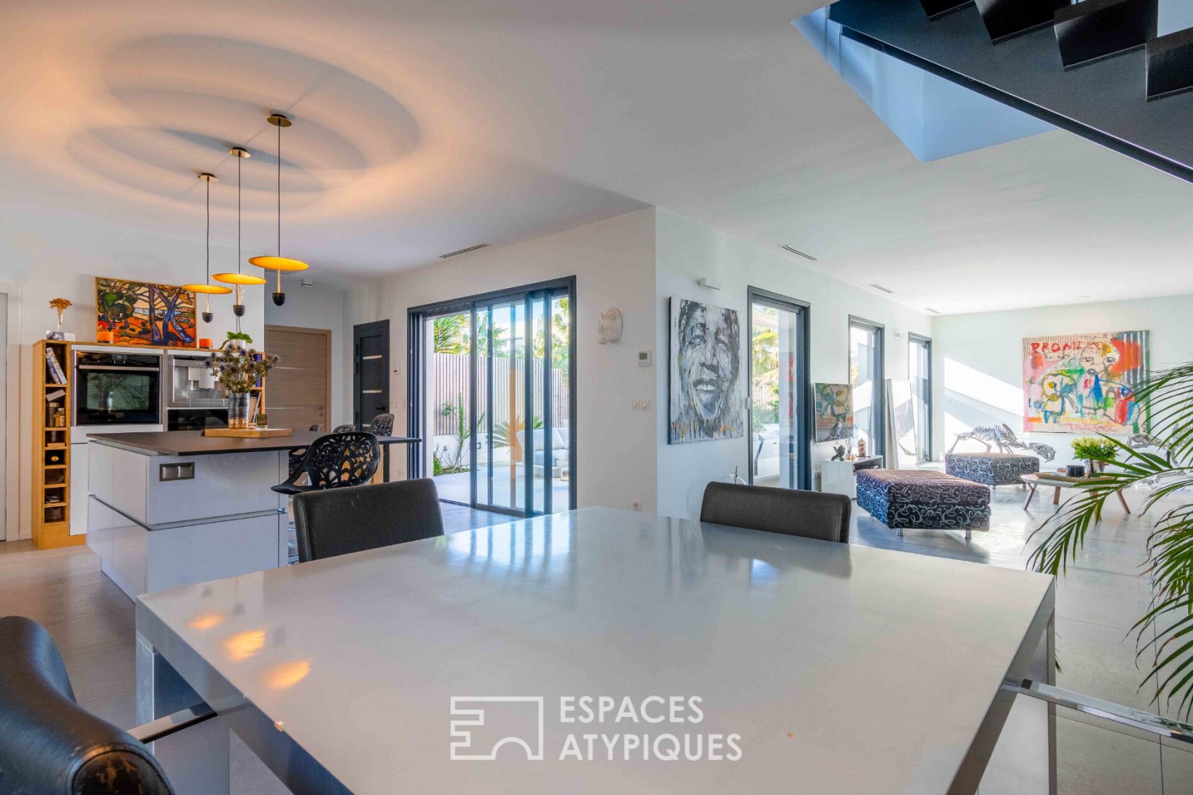 Superbe villa contemporaine proche de la mer