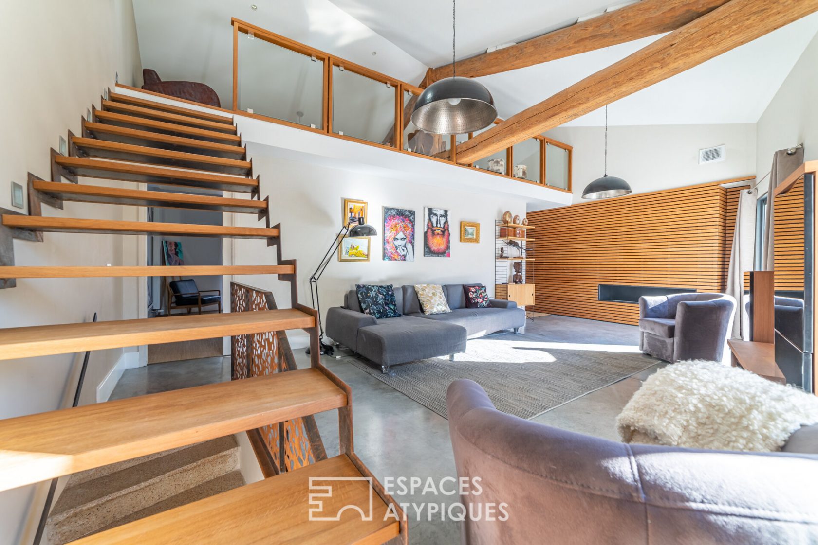Magnificent contemporary renovation in the heart of the city