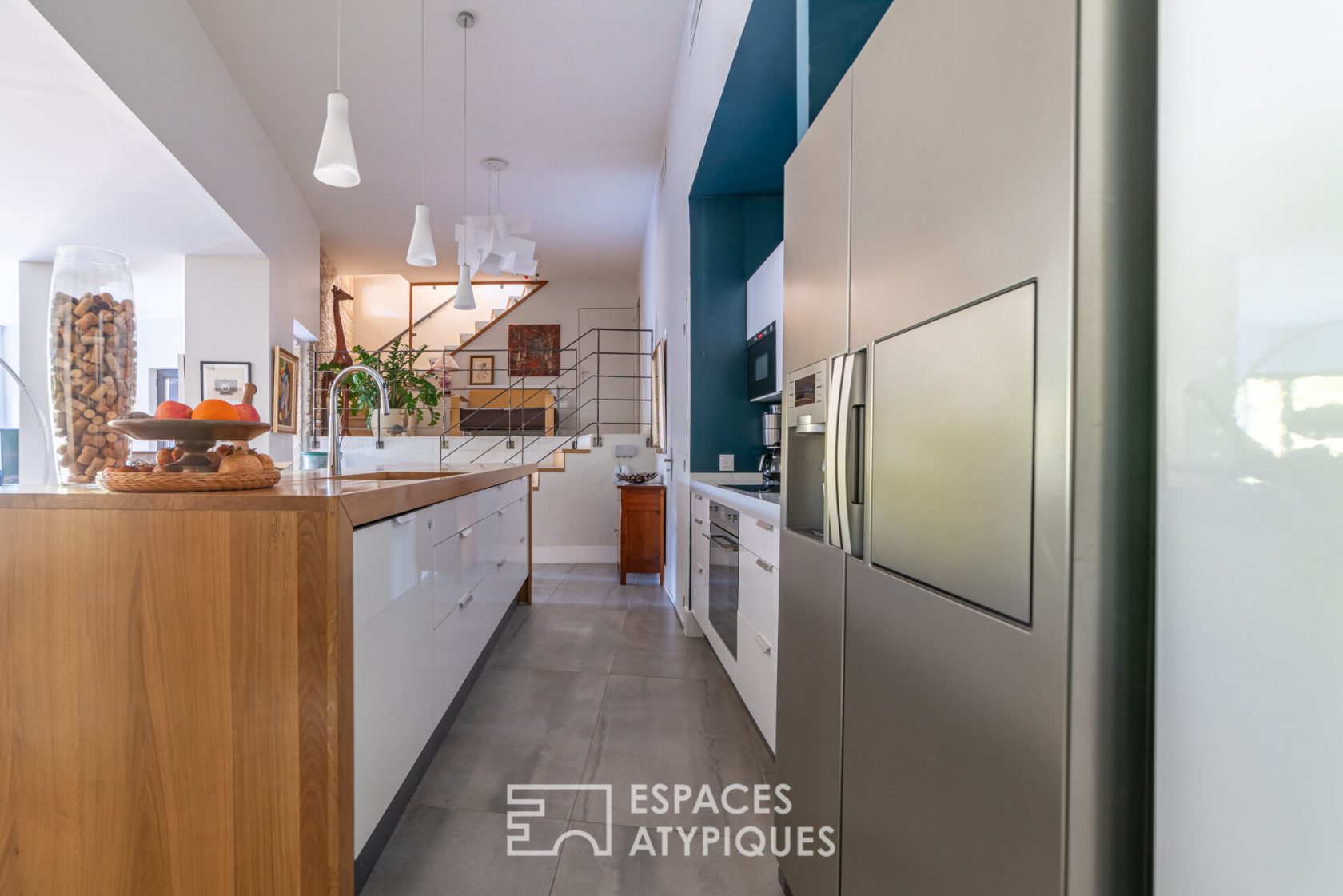 Magnificent contemporary renovation in the heart of the city