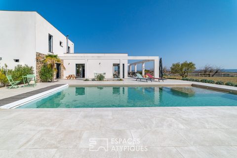 Contemporary villa with contemplative view