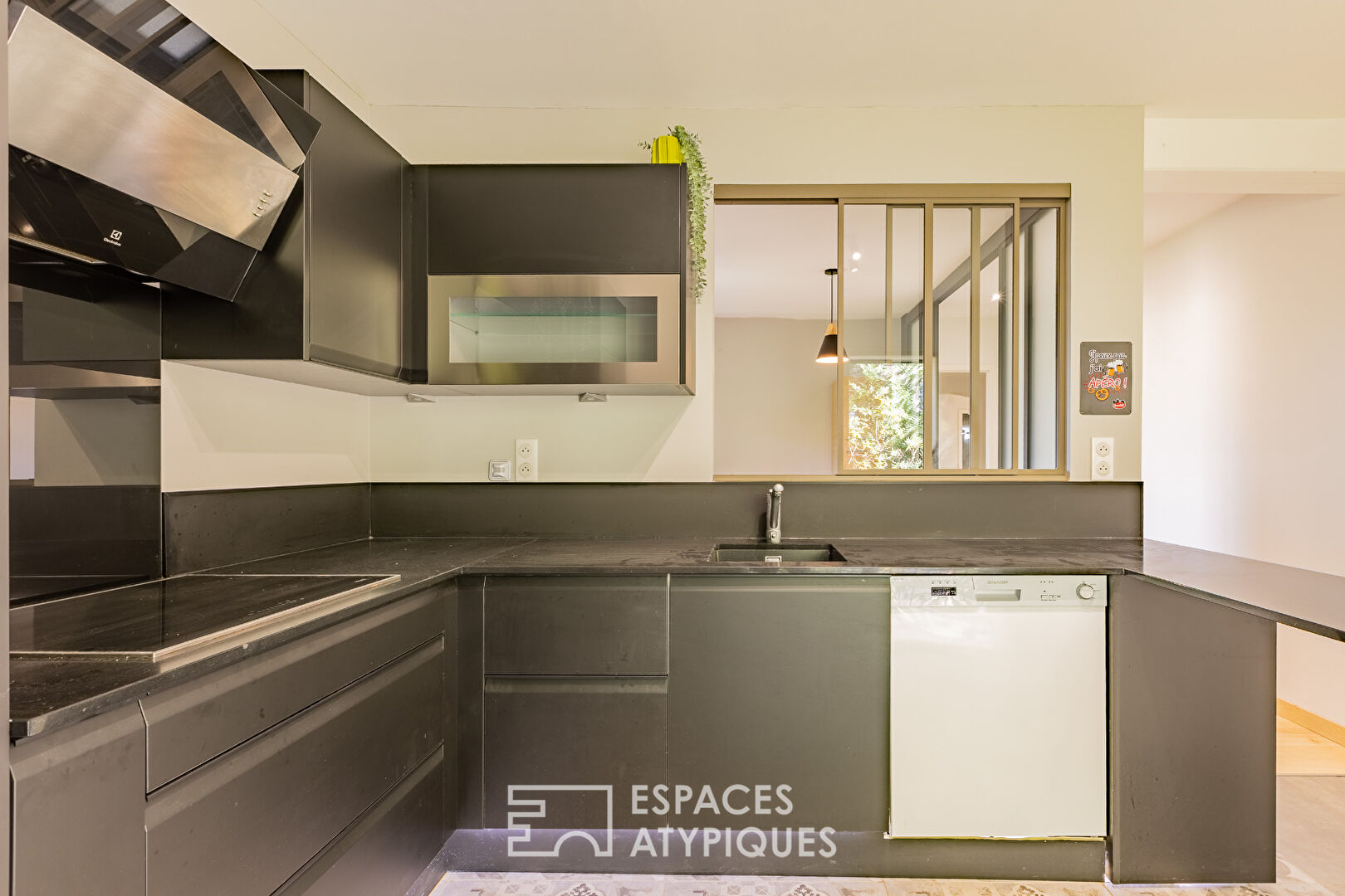 Belle villa lumineuse avec piscine et appartement indépendant
